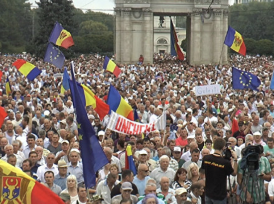 Справа Молдови: Що стоїть за «державним заколотом»?
